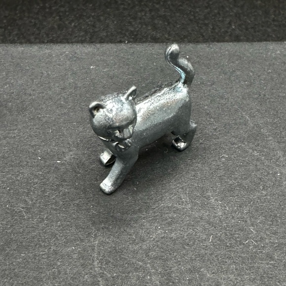 Vintage Monopoly Dollhouse Miniature Cat Replacement Piece - Picture 8 of 11